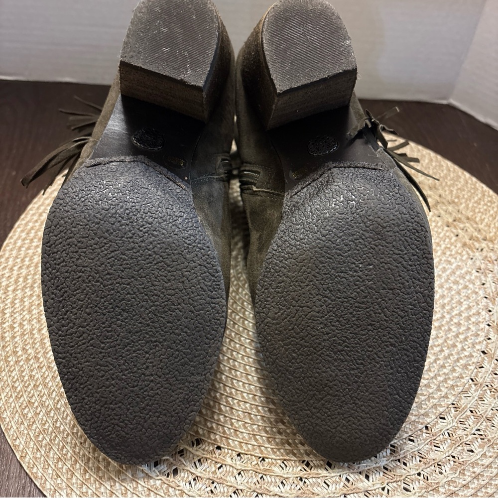Vince Camuto Hayzee Suede Fringe Women's Ankle Bootie Olive 9.5WM - Picture 10 of 13